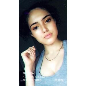 Meet your Posher, Kayla